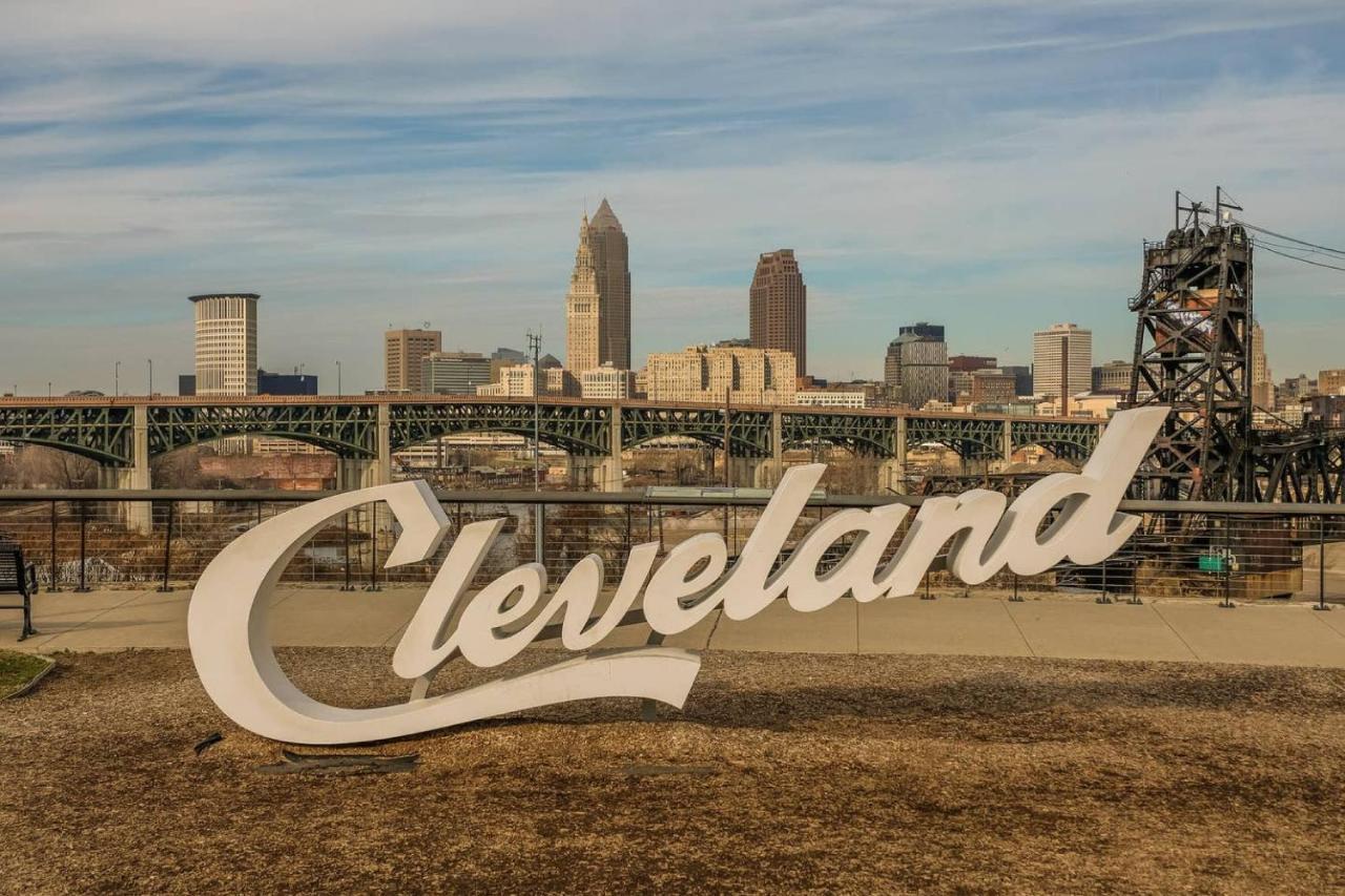Frontdesk 2015 East 4Th Street Apts Downtown Cleveland Lägenhet Exteriör bild